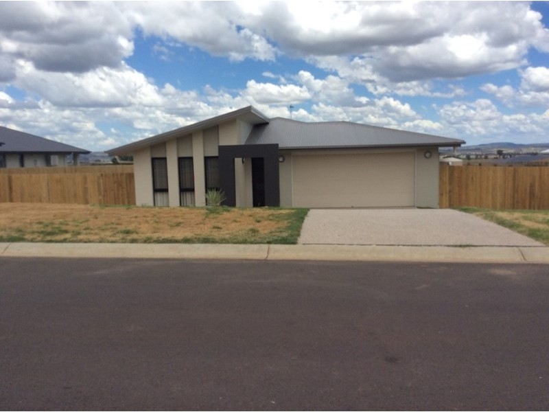 10 Kensei Street, Wyreema QLD 4352