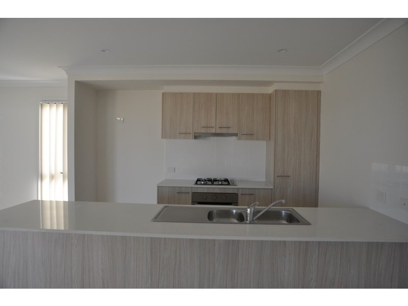 10 Kensei Street, Wyreema QLD 4352