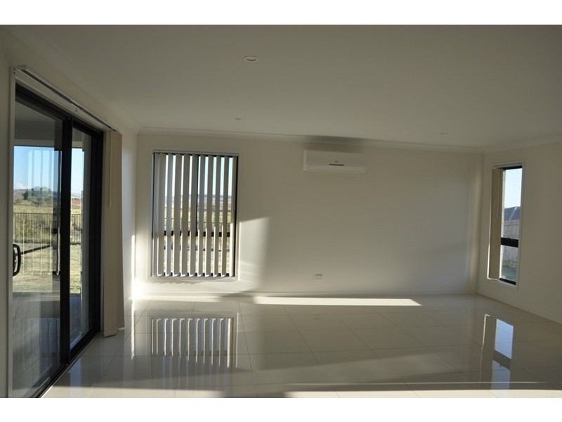 10 Kensei Street, Wyreema QLD 4352