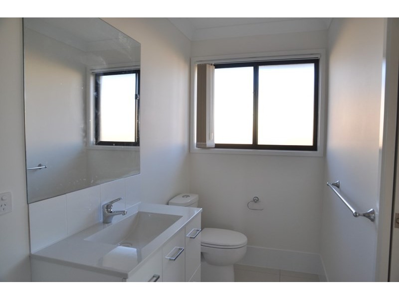 10 Kensei Street, Wyreema QLD 4352