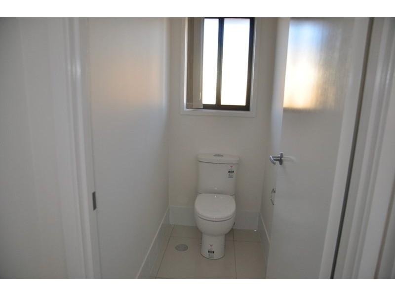 10 Kensei Street, Wyreema QLD 4352