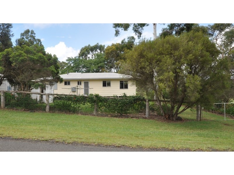 11 William Street, Meringandan West QLD 4352