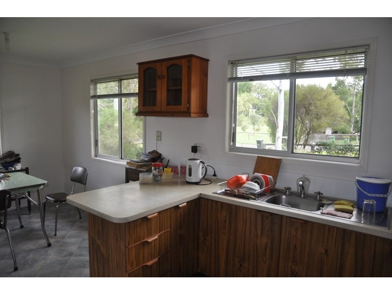 11 William Street, Meringandan West QLD 4352