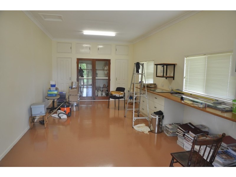 11 William Street, Meringandan West QLD 4352