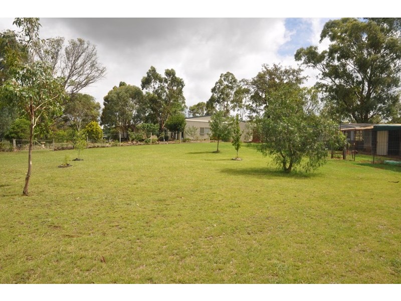 11 William Street, Meringandan West QLD 4352