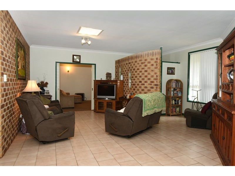 6 Maylen Court, Highfields QLD 4352