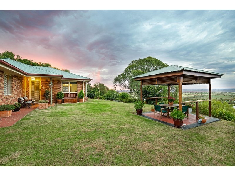 17 Darel Street, Kingsthorpe QLD 4400
