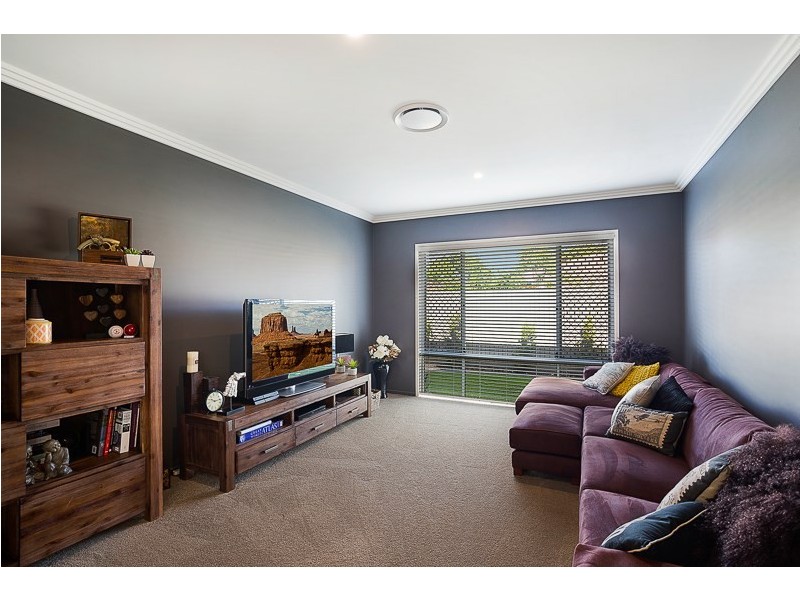 55 Calypso Crescent, Middle Ridge QLD 4350