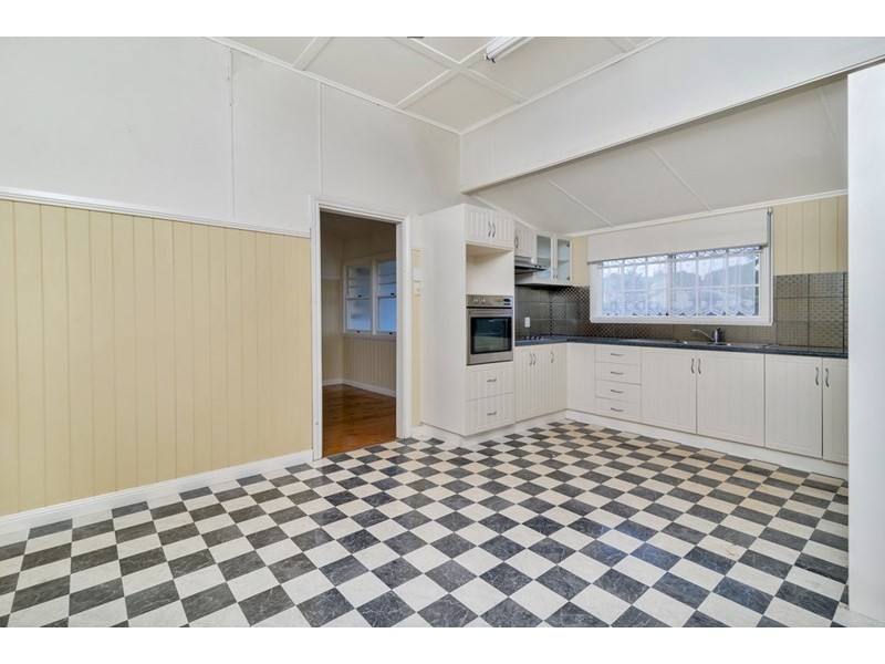 74 Taylor Street, Newtown QLD 4350