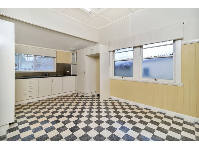 74 Taylor Street, Newtown QLD 4350