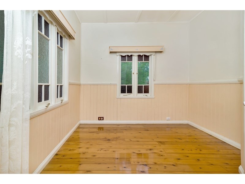 74 Taylor Street, Newtown QLD 4350