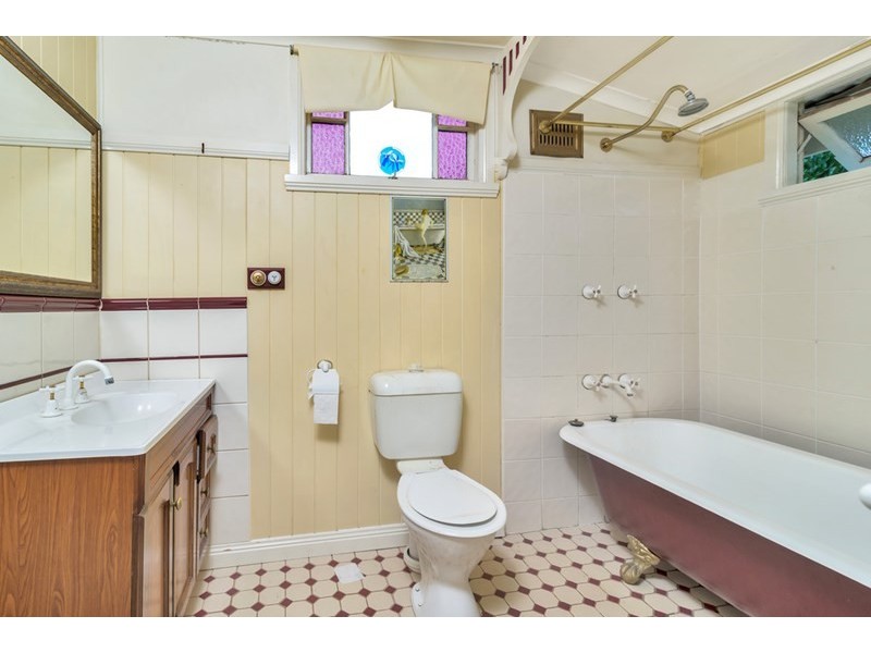 74 Taylor Street, Newtown QLD 4350