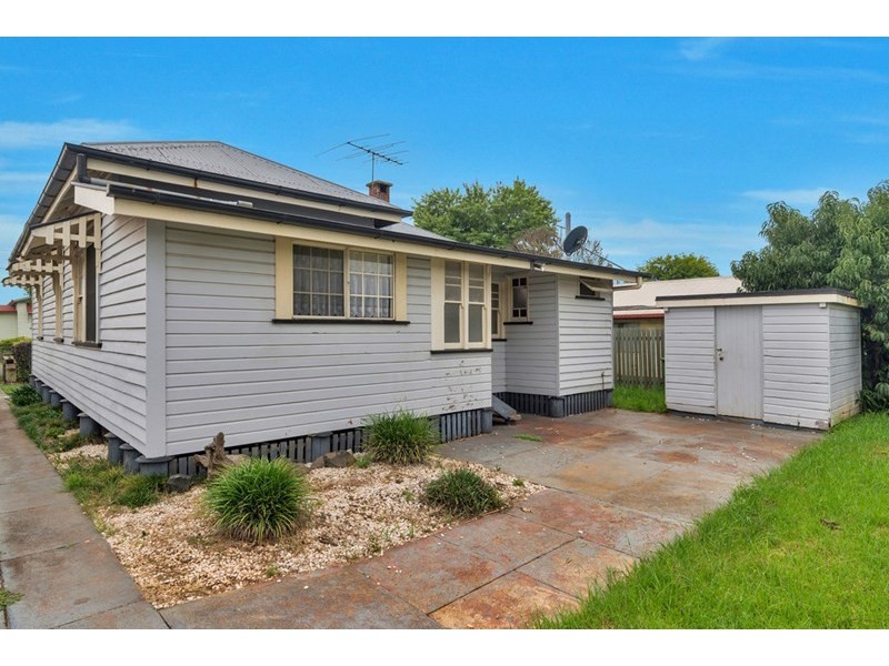 74 Taylor Street, Newtown QLD 4350