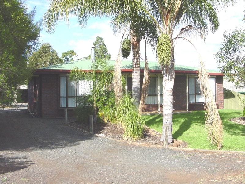 8 East Street, Kingsthorpe QLD 4400