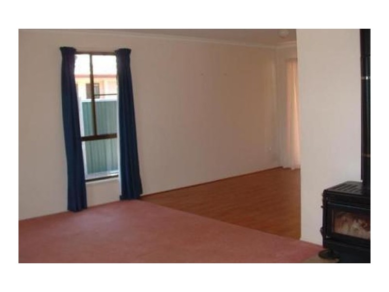 8 East Street, Kingsthorpe QLD 4400