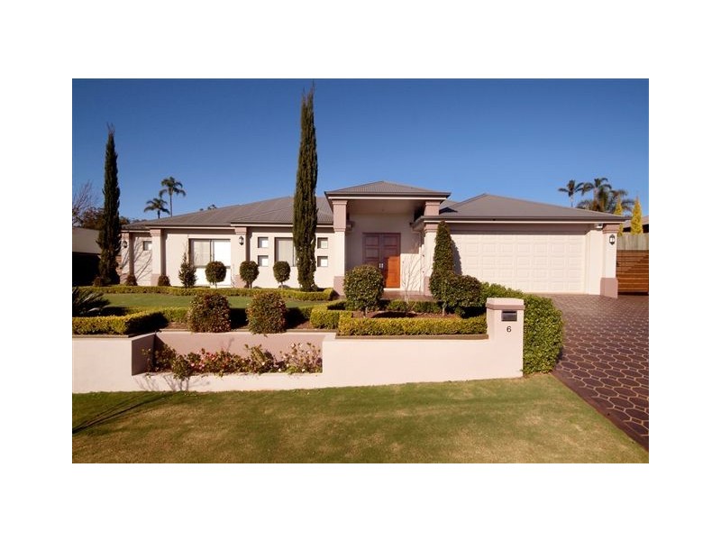 6 Howard Street, Middle Ridge QLD 4350