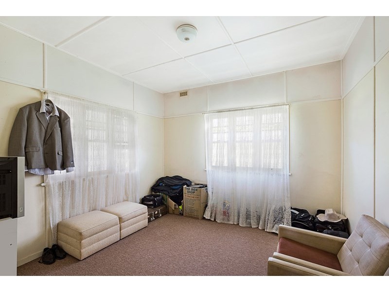 72 North Street, Mount Lofty QLD 4350