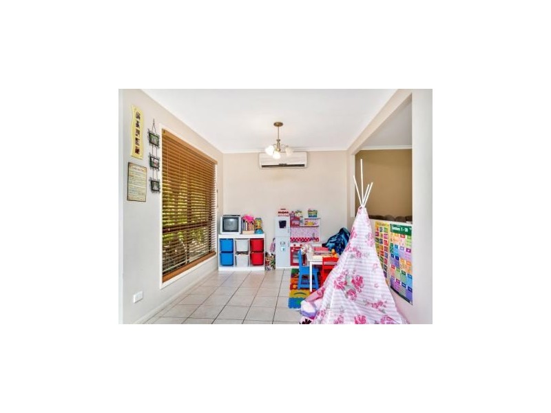 24 Tennyson Street, Westbrook QLD 4350