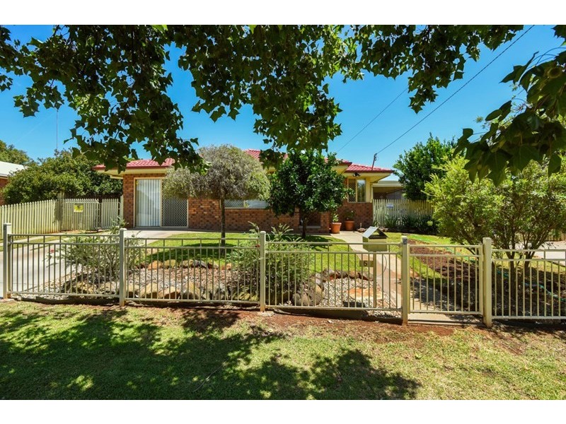 5 Kuhn Street, Kearneys Spring QLD 4350