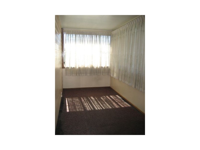 1 Race Street, Newtown QLD 4350