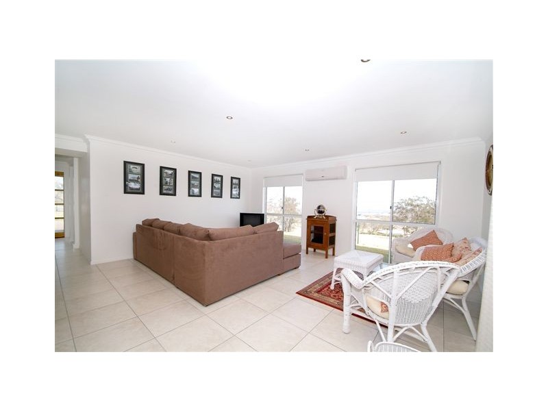 2 Hamilton Drive, Vale View QLD 4358