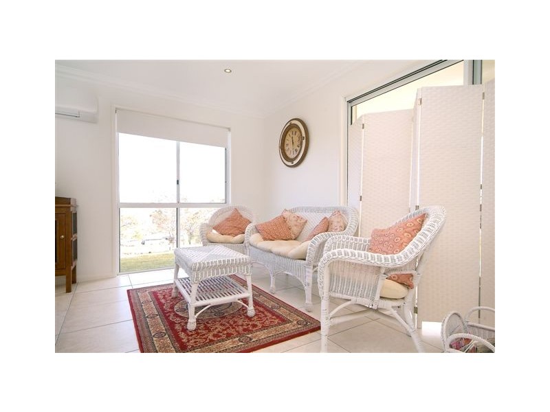 2 Hamilton Drive, Vale View QLD 4358