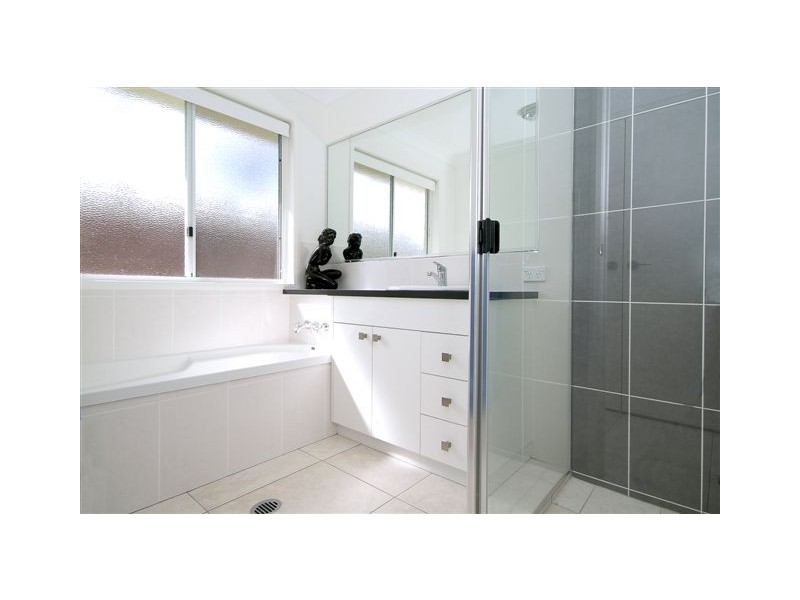 2 Hamilton Drive, Vale View QLD 4358