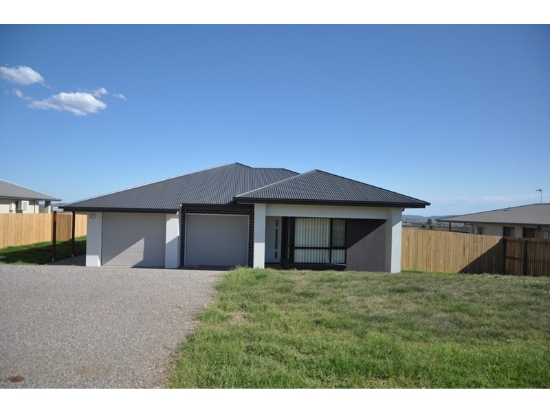 2/12 Kensei Street, Wyreema QLD 4352