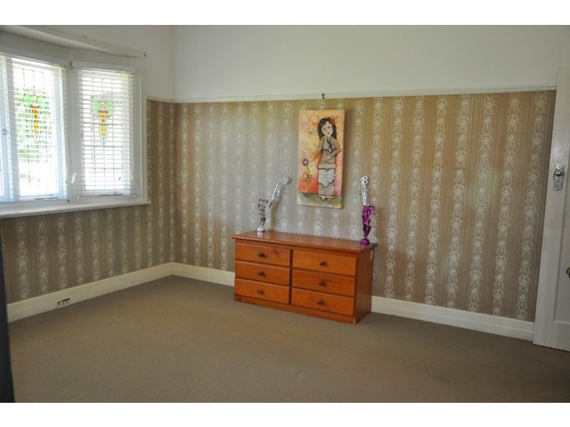 15 Bridge Street, Mount Lofty QLD 4350