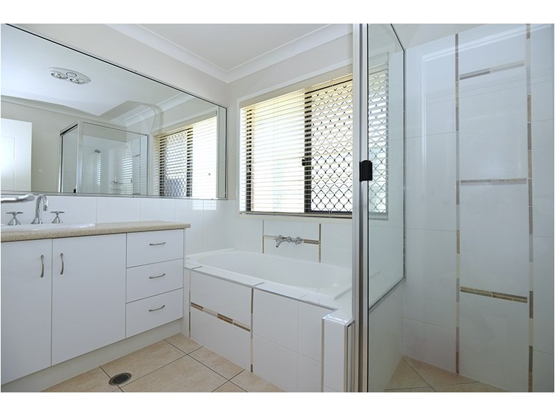 13 Plover Court, Highfields QLD 4352