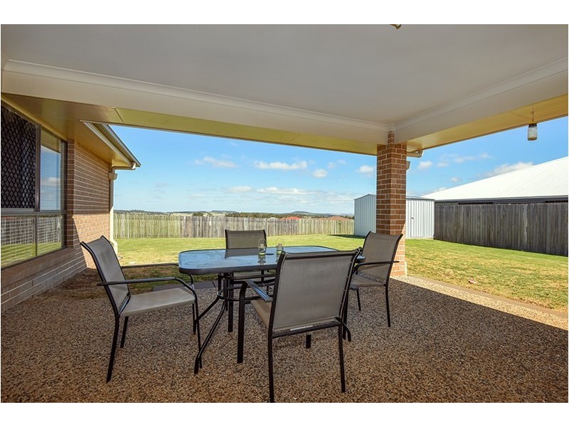 13 Plover Court, Highfields QLD 4352