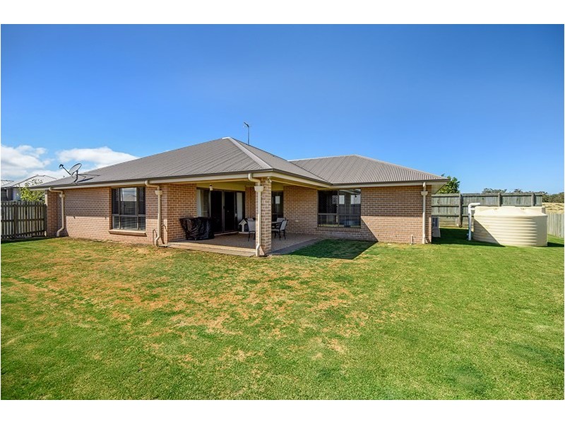 13 Plover Court, Highfields QLD 4352