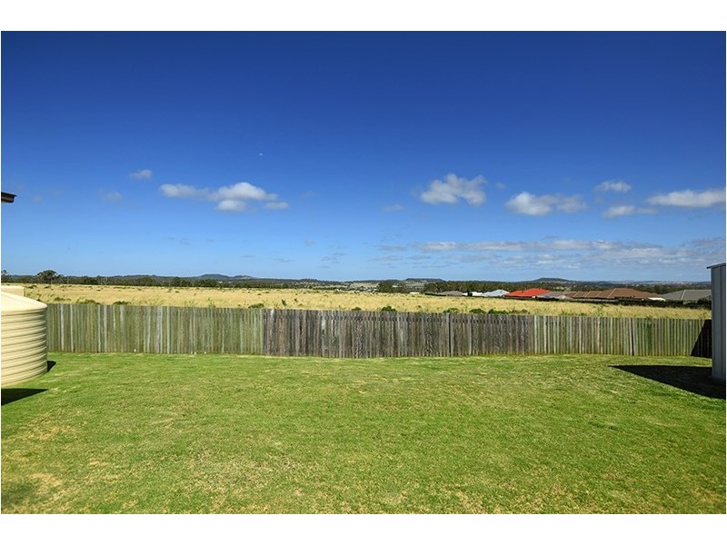 13 Plover Court, Highfields QLD 4352