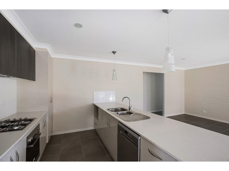 17 Renshaw Crescent, Kearneys Spring QLD 4350