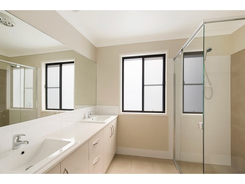 17 Renshaw Crescent, Kearneys Spring QLD 4350