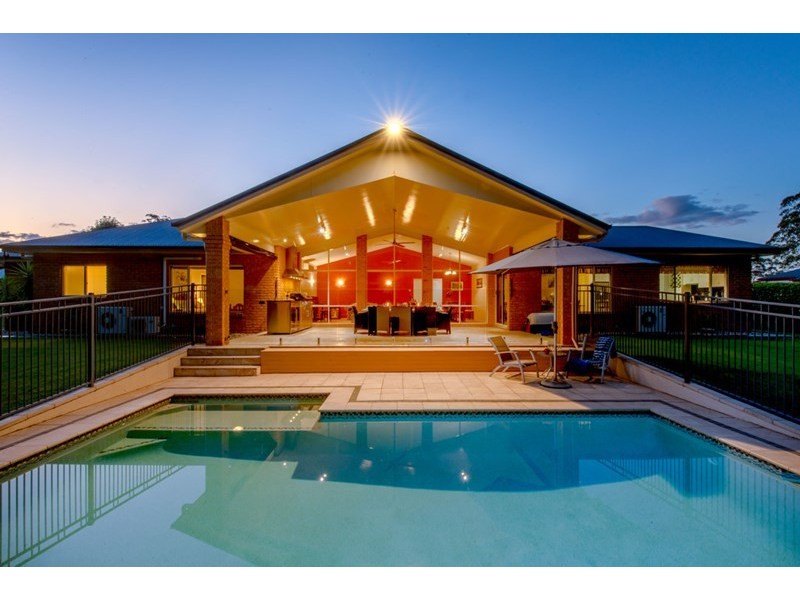 4 Leanne Court, Highfields QLD 4352