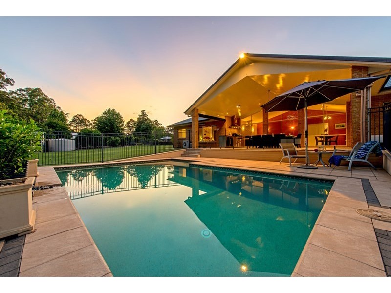 4 Leanne Court, Highfields QLD 4352