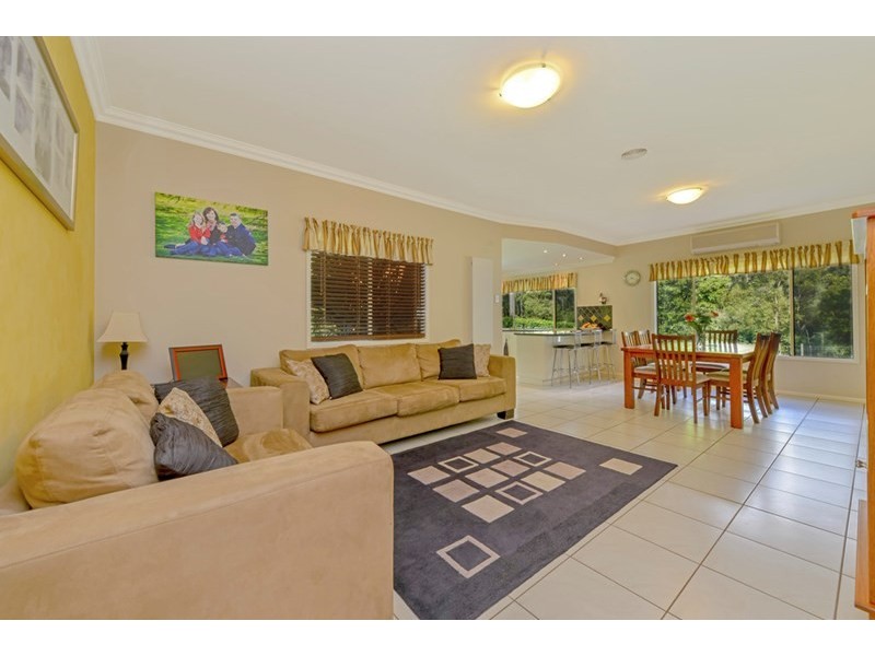 4 Leanne Court, Highfields QLD 4352