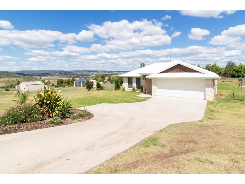 4 Makybe Drive, Hodgson Vale QLD 4352