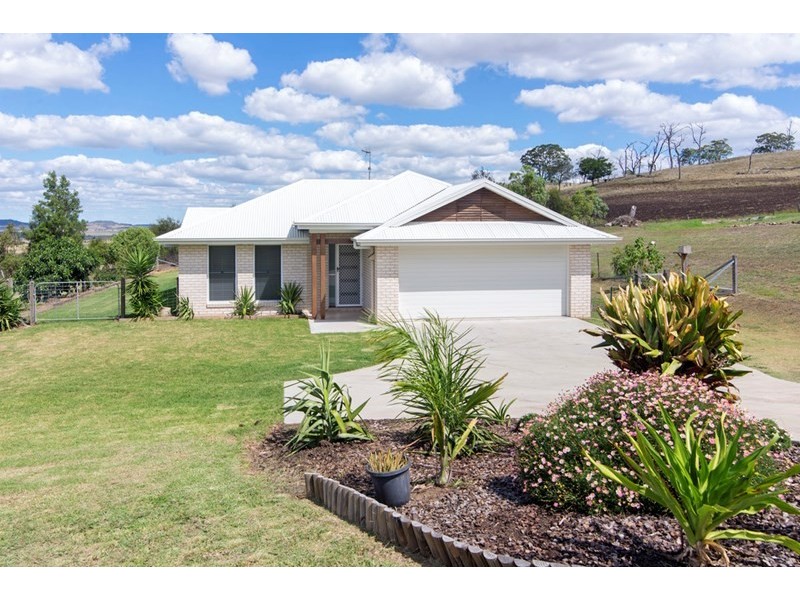 4 Makybe Drive, Hodgson Vale QLD 4352