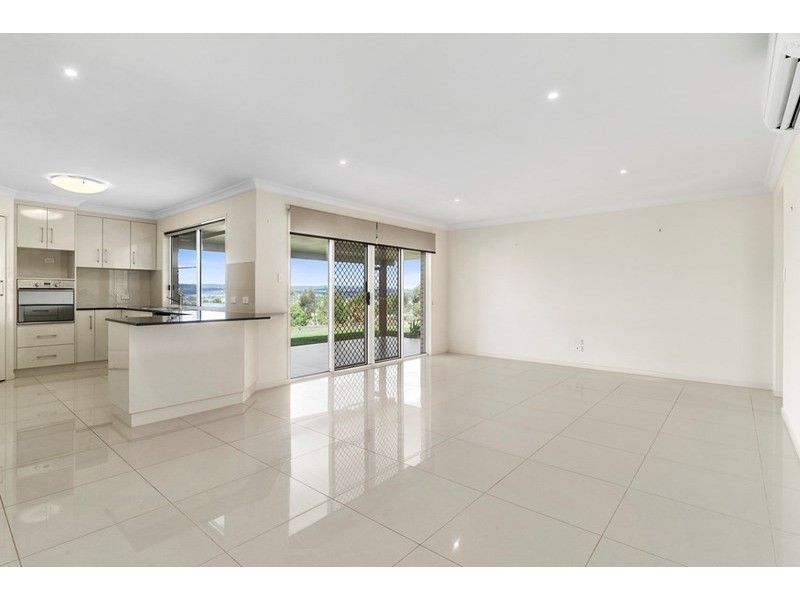 4 Makybe Drive, Hodgson Vale QLD 4352