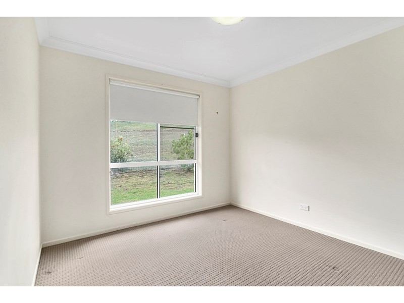 4 Makybe Drive, Hodgson Vale QLD 4352