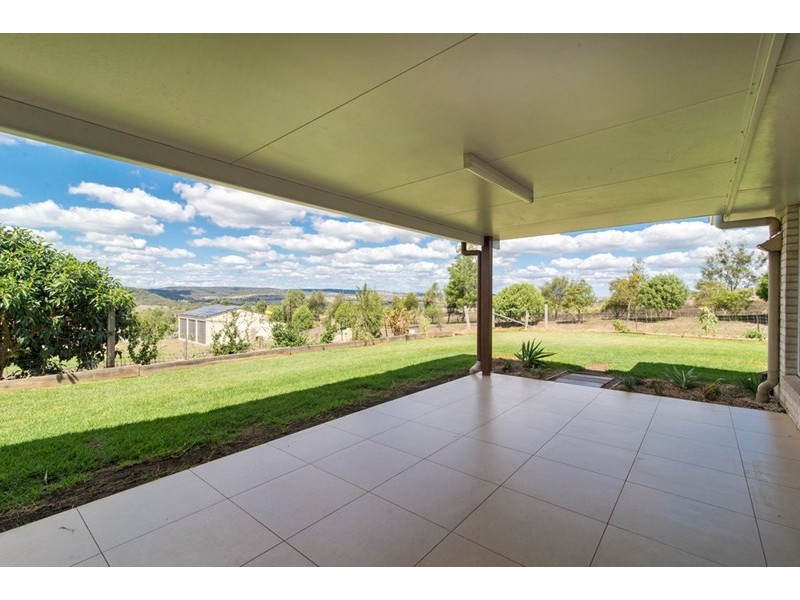 4 Makybe Drive, Hodgson Vale QLD 4352