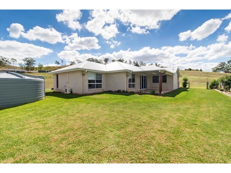 4 Makybe Drive, Hodgson Vale QLD 4352