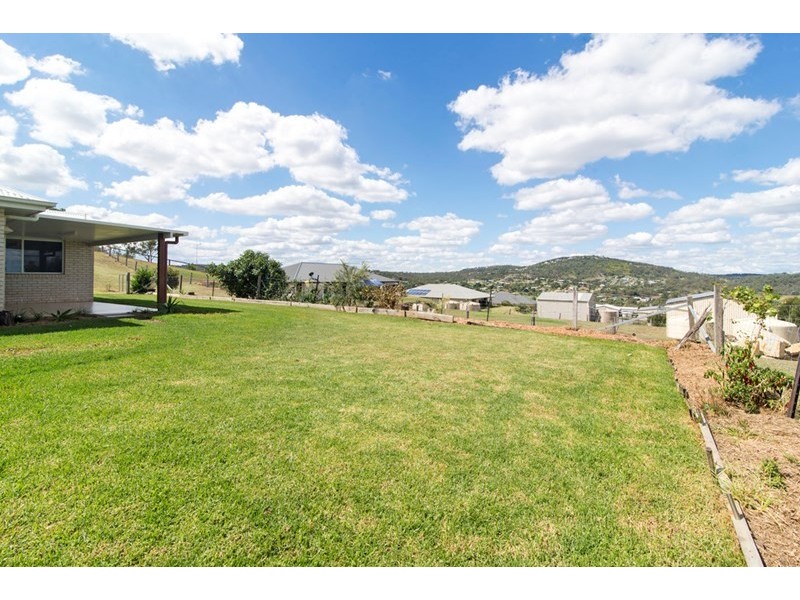 4 Makybe Drive, Hodgson Vale QLD 4352