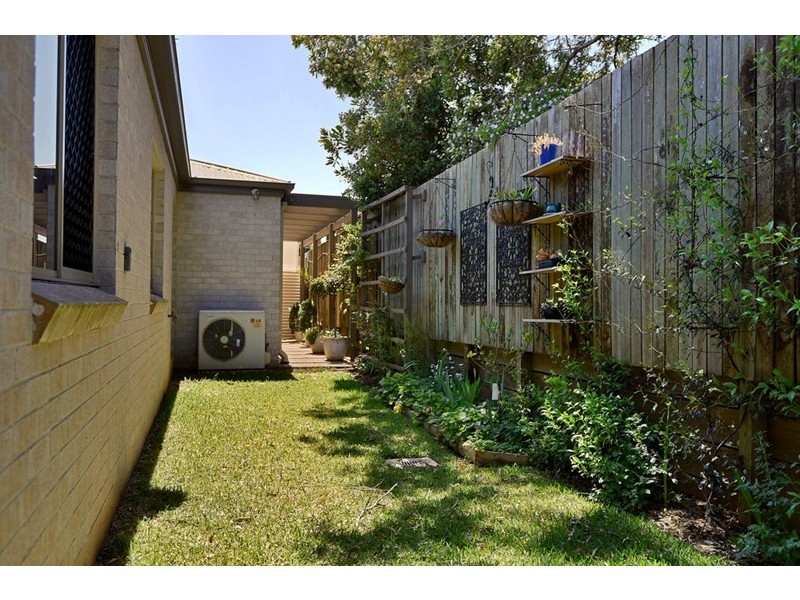 2/2a Roessler Street, Rangeville QLD 4350
