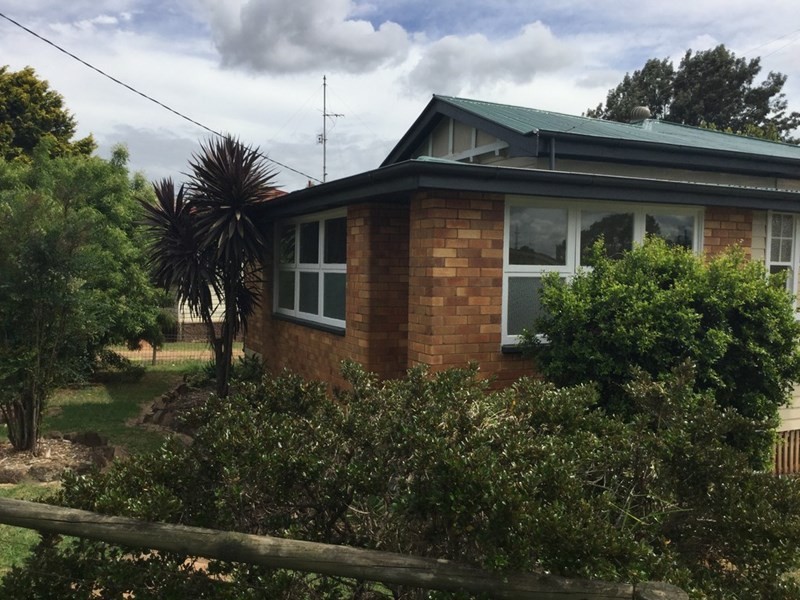 9 Hagan Street, North Toowoomba QLD 4350