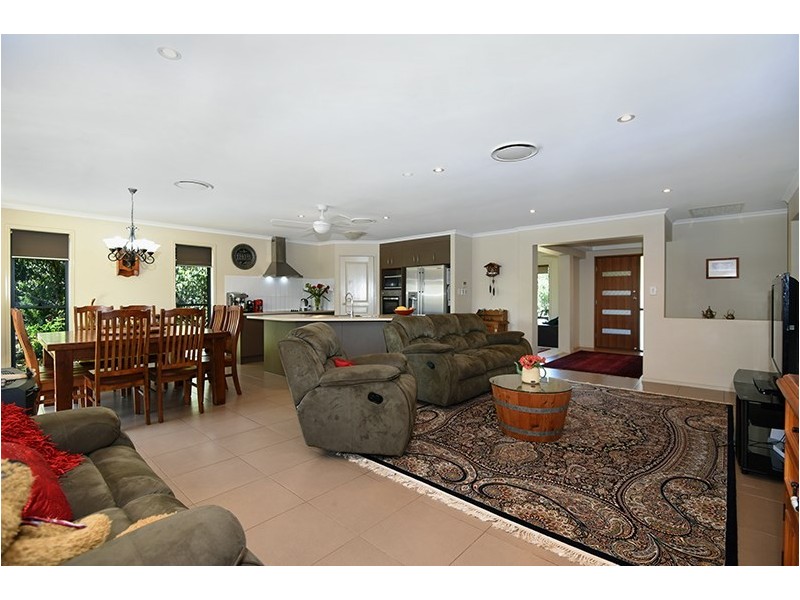 14 Manooka Crescent, Highfields QLD 4352