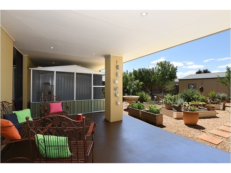 14 Manooka Crescent, Highfields QLD 4352