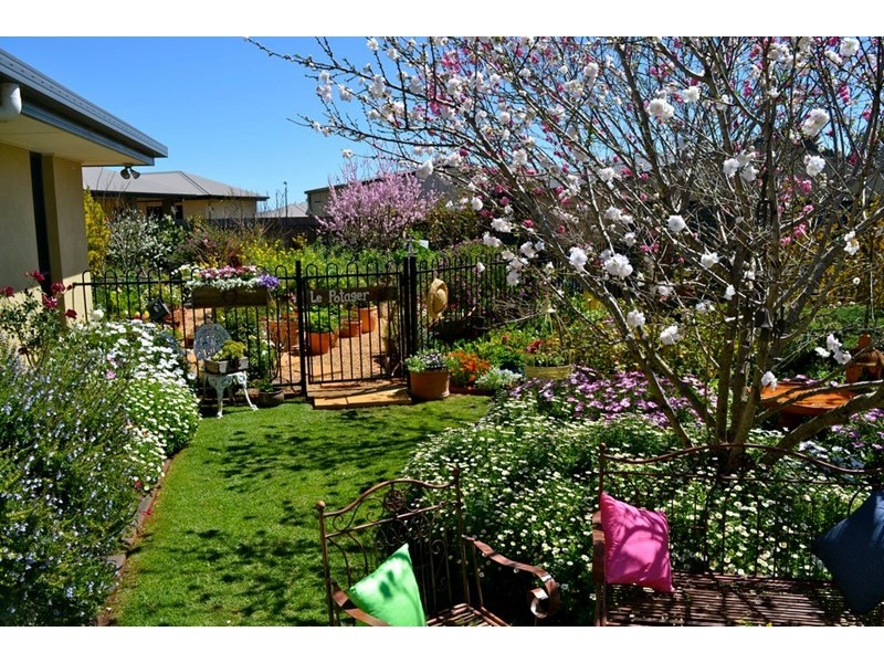 14 Manooka Crescent, Highfields QLD 4352